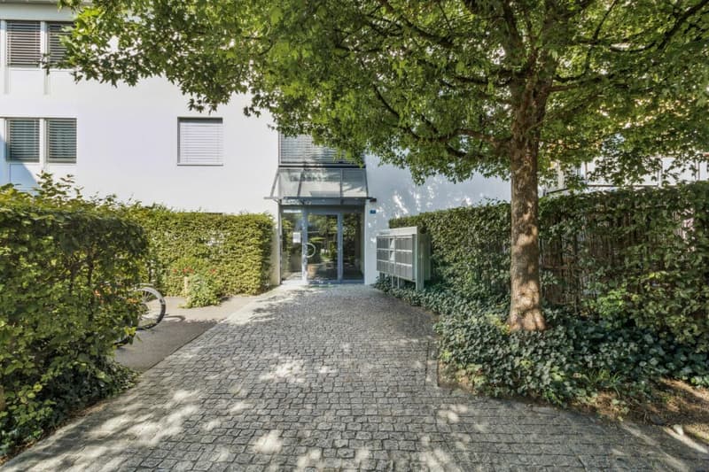 Spacious apartment in a park-like environment (10)