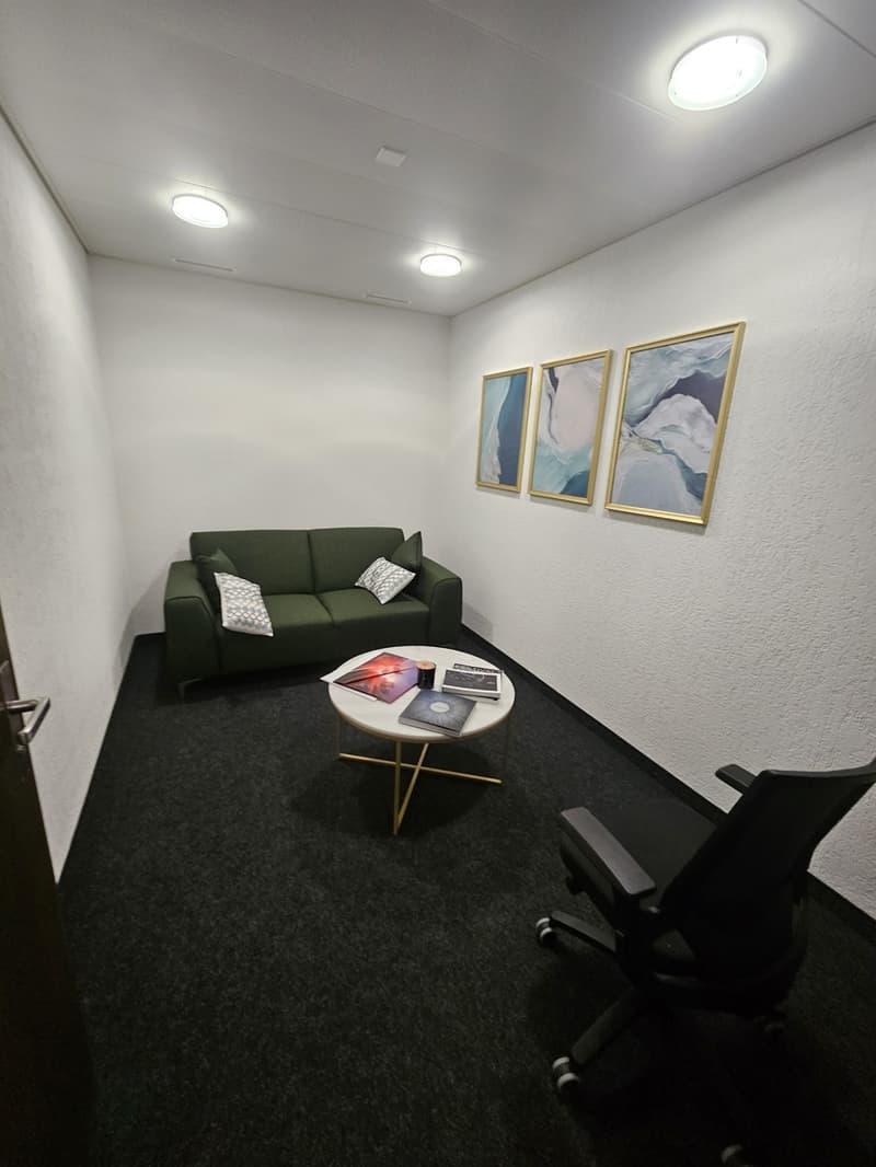 Spazio commerciale polivalente - situato nel centro di Bonstetten (4)