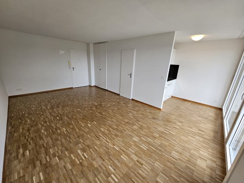 Single Wohnung mit Balkon (2)