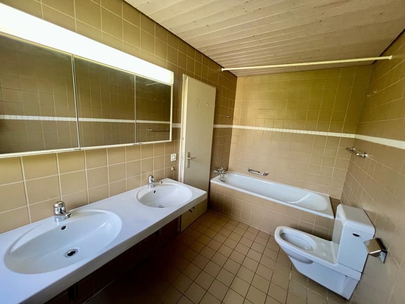 Grosszügiges Wohnen auf 110 m² mit Balkon (11)