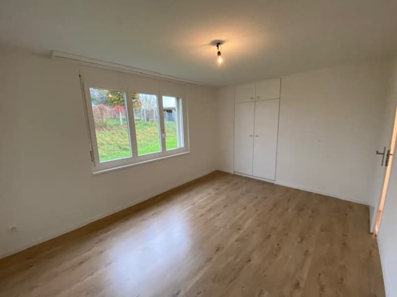 4,5 Zimmer Wohnung mit Balkon und Aussicht ins Grüne (9)