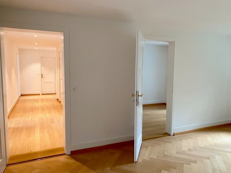 Luxeriöse sanierte 5,5 Zimmer Altbau Wohnung mit Balkon im Zentrum von Herisau (8)