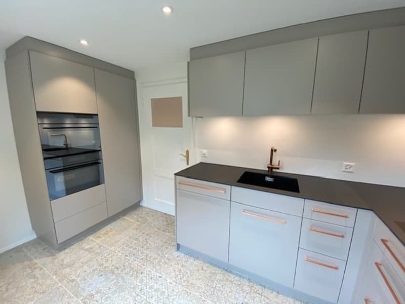 Luxeriöse sanierte 5,5 Zimmer Altbau Wohnung mit Balkon im Zentrum von Herisau (4)