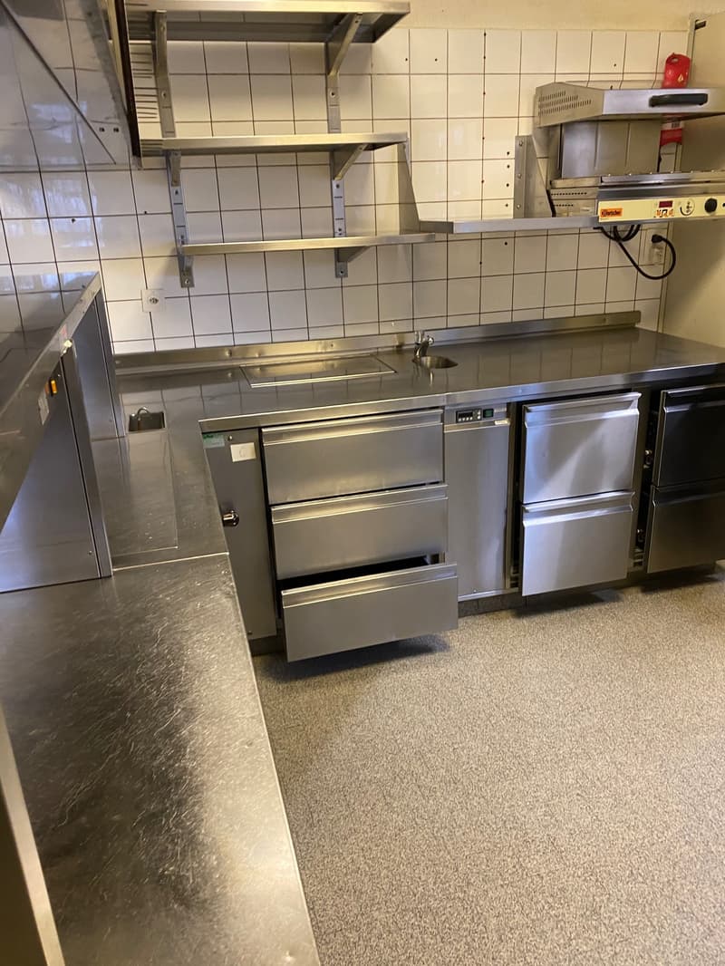 Restaurant de luxe avec café & takeaway dans un emplacement central à Uzwil ! (9)