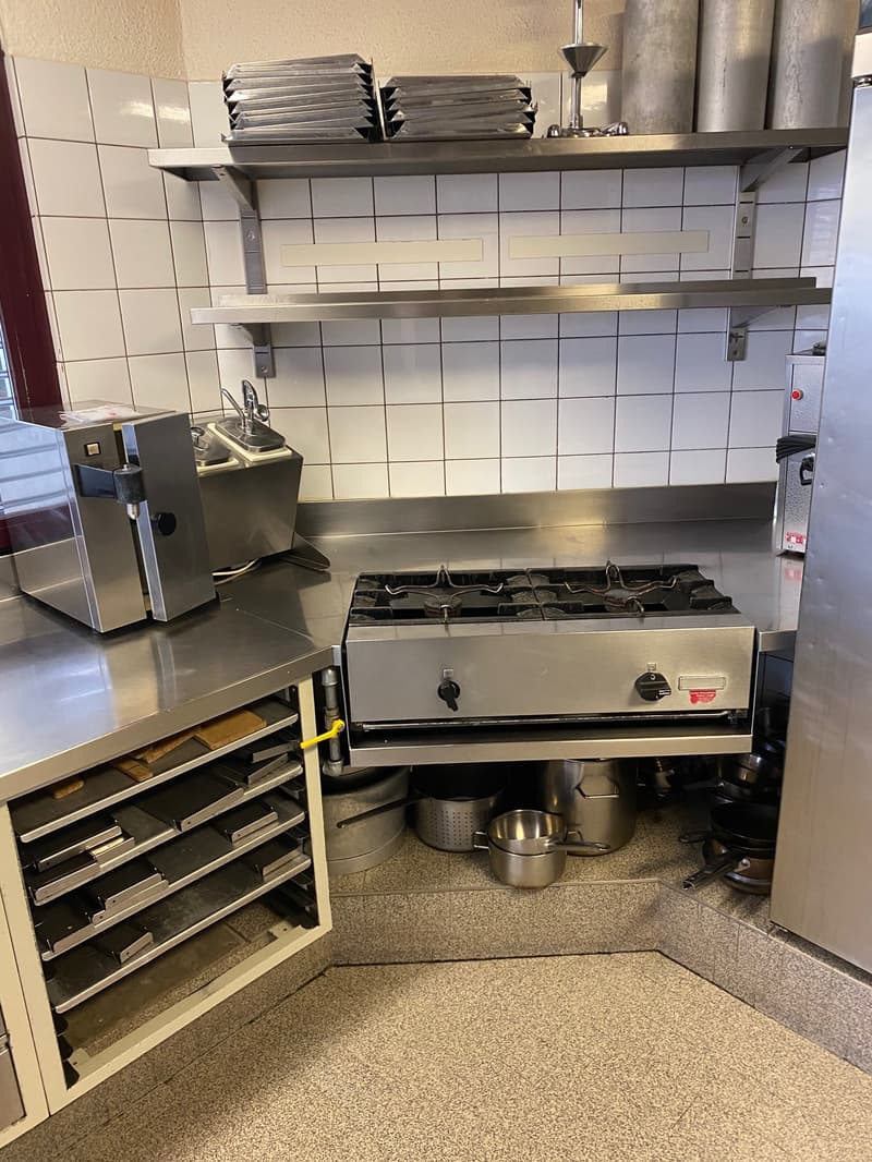 Restaurant de luxe avec café & takeaway dans un emplacement central à Uzwil ! (10)
