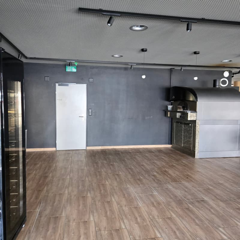 Restaurant de luxe avec café & takeaway dans un emplacement central à Uzwil ! (5)