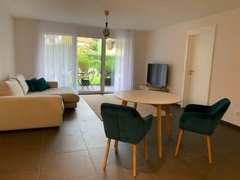 Luxurious 2 1/2 room apartment with private laundry tower and large balcony (8)