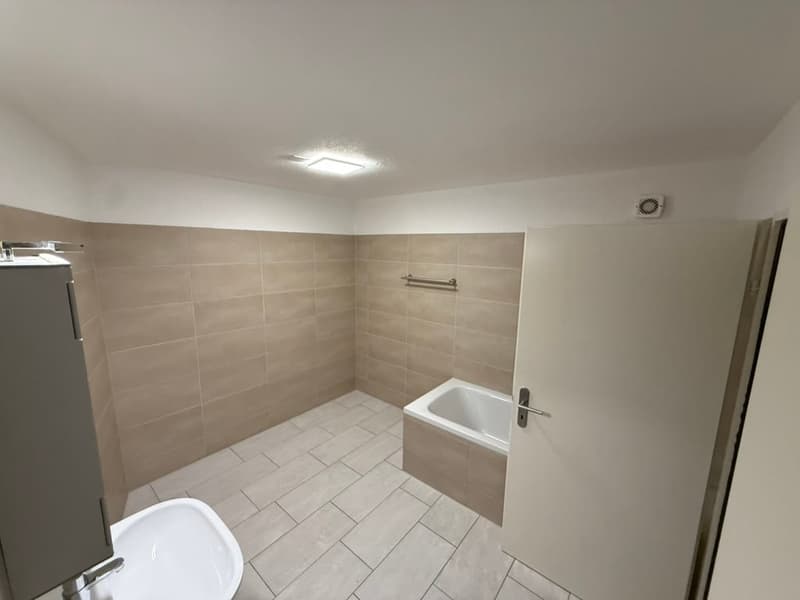 6.5 Room Apartment in Uzwil Center with Terrace, Elevator and 2 Bathrooms (7)