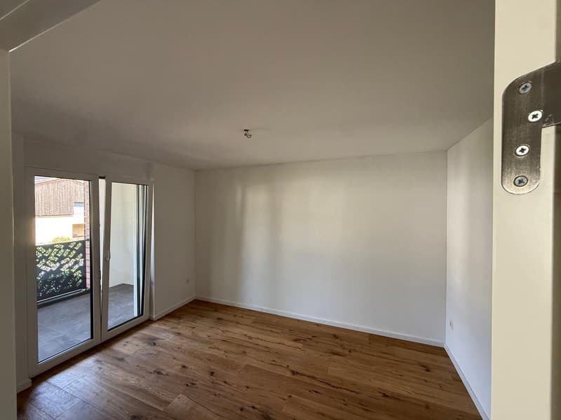 Luxuriöse 2 1/2 Zimmer-Wohnung mit eigenem Waschturm und grossen Balkon (5)