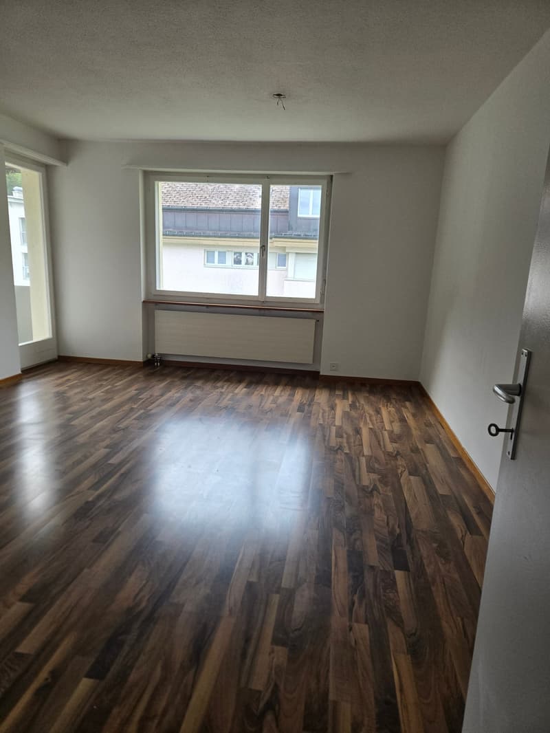 Exquisite 3 Zimmer-Wohnung mit Terrasse (3)