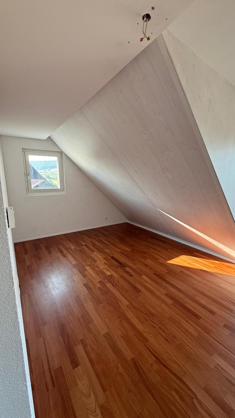 Luxuriöse 3 1/2 Minergie Maisonette Dach-Wohnung mit atemberaubende Aussicht und Balkon (7)