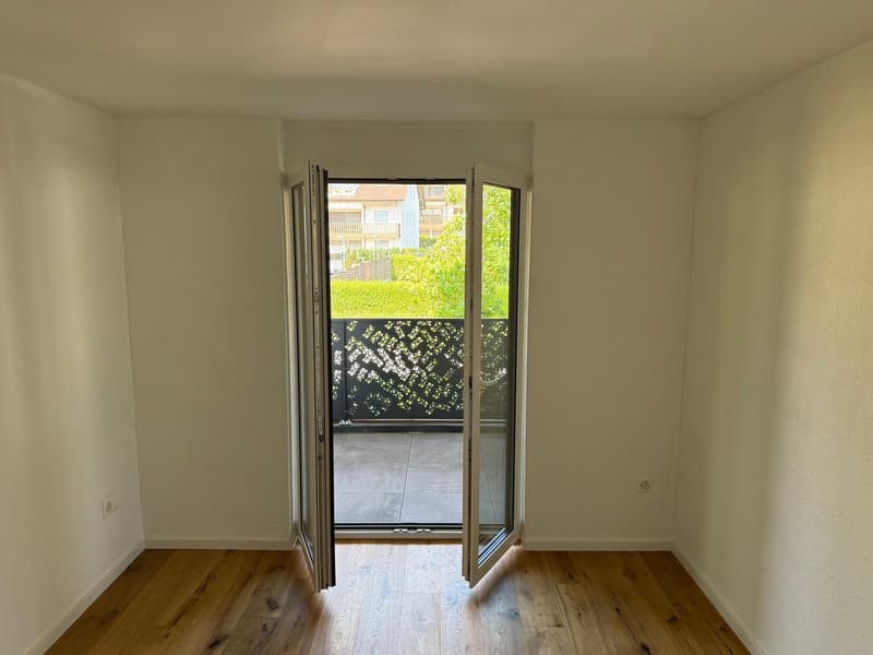 Luxuriöse 2 1/2 Zimmer-Wohnung mit eigenem Waschturm und grossen Balkon (6)
