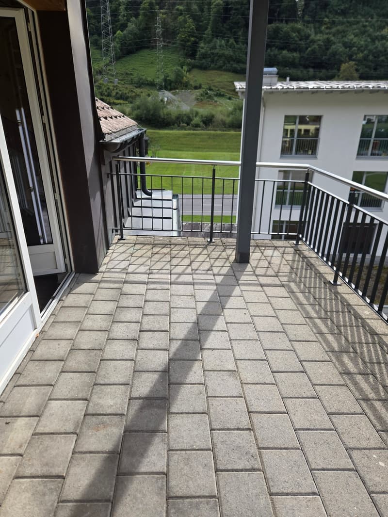 Geräumige 4.5-Zimmer-Wohnung mit Balkon und schöner Aussicht in Linthal (13)