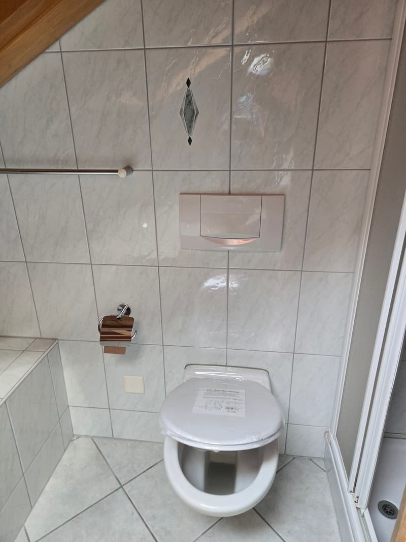 Geräumige 4.5-Zimmer-Wohnung mit Balkon und schöner Aussicht in Linthal (3)