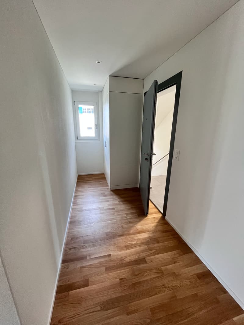 Appartement au rez-de-chaussée avec vue panoramique dans le meilleur emplacement ensoleillé du Zürcher Weinland (4)