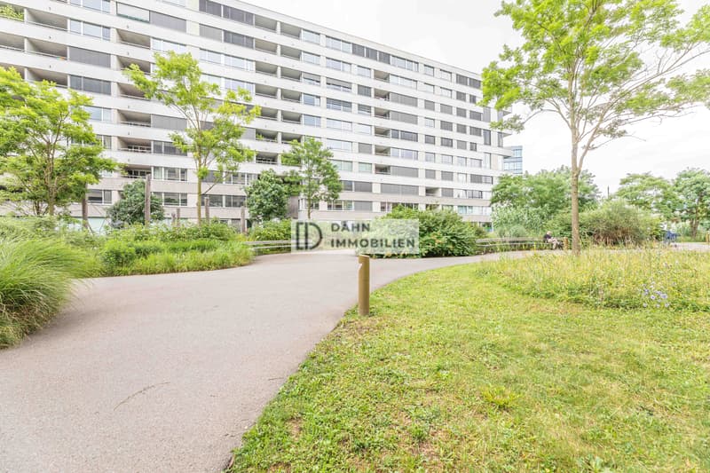 3.5-Room Minergie Apartment with Loggia for Rent in Zurich (12)