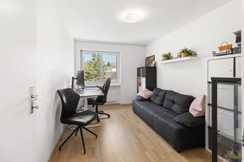 Helle 4.5-Zimmer-Wohnung mit Balkon in Beringen kaufen (4)