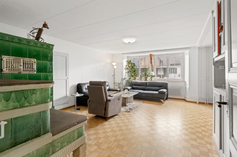 Charmantes 9-Zimmer-Reihenhaus mit Garage in Trasadingen kaufen (6)
