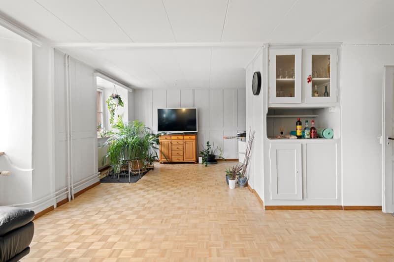 Charmantes 9-Zimmer-Reihenhaus mit Garage in Trasadingen kaufen (7)