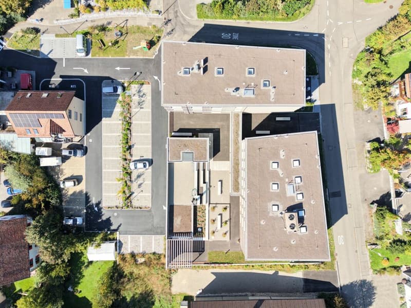 Premier occupant dans le bâtiment de haute qualité - votre nouvel espace commercial au centre de Küttigen (2)