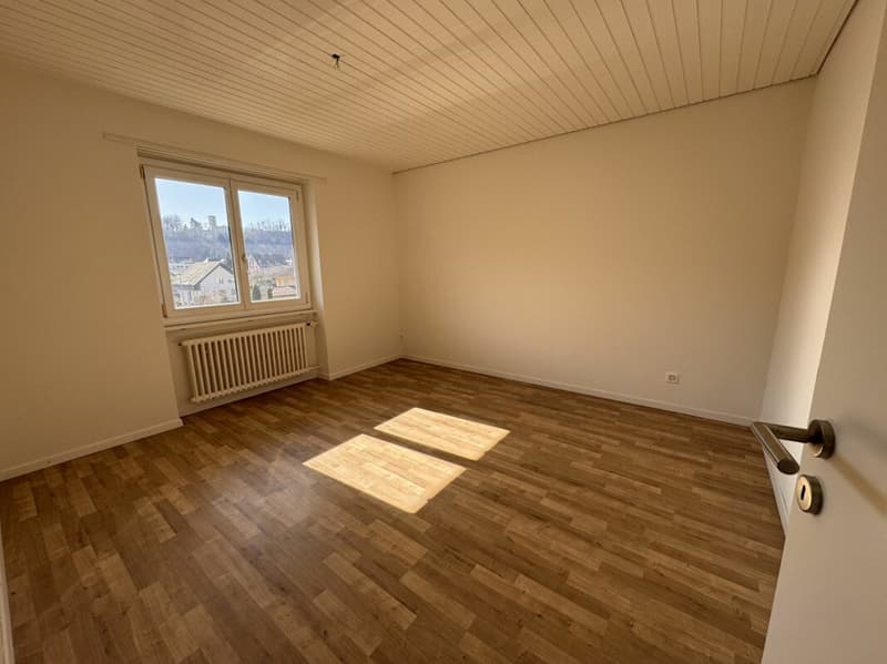 Appartement de 4.0 pièces fraîchement rénové avec balcon (4)