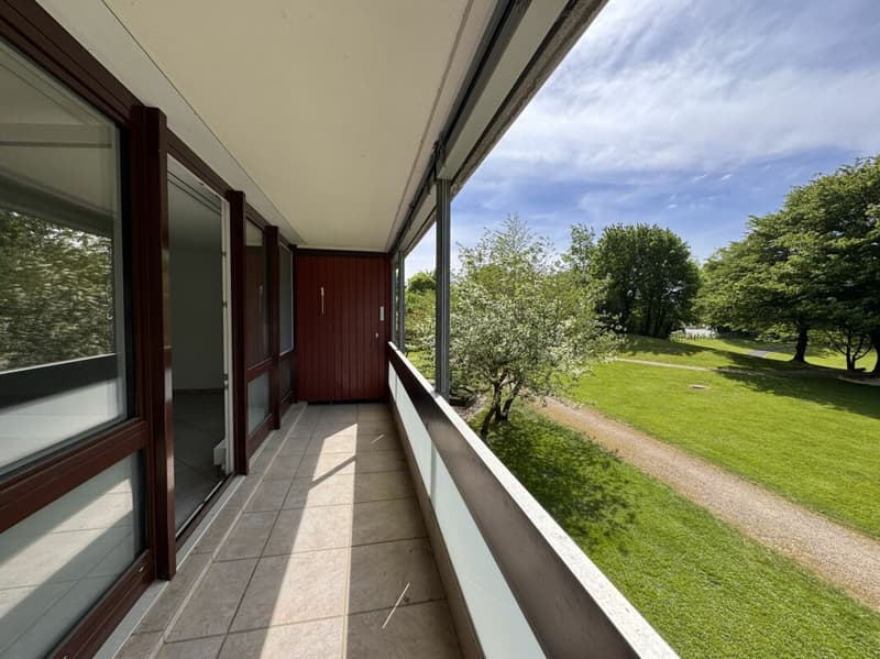 Moderne 3.5-Zimmer-Wohnung mit Parkblick (10)