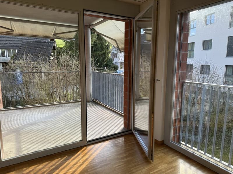 Appartamento attraente di 4,5 locali in una zona residenziale tranquilla a Küttigen (5)