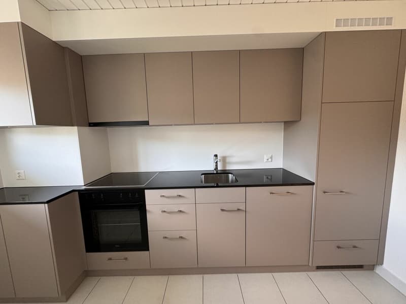Appartement lumineux 4.0 pièces avec balcon - fraîchement rénové (2)