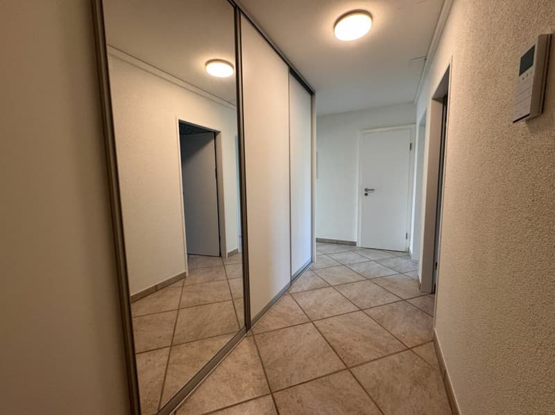 3.5-Zimmer-Wohnung mit herrlichem Blick ins Grüne (9)