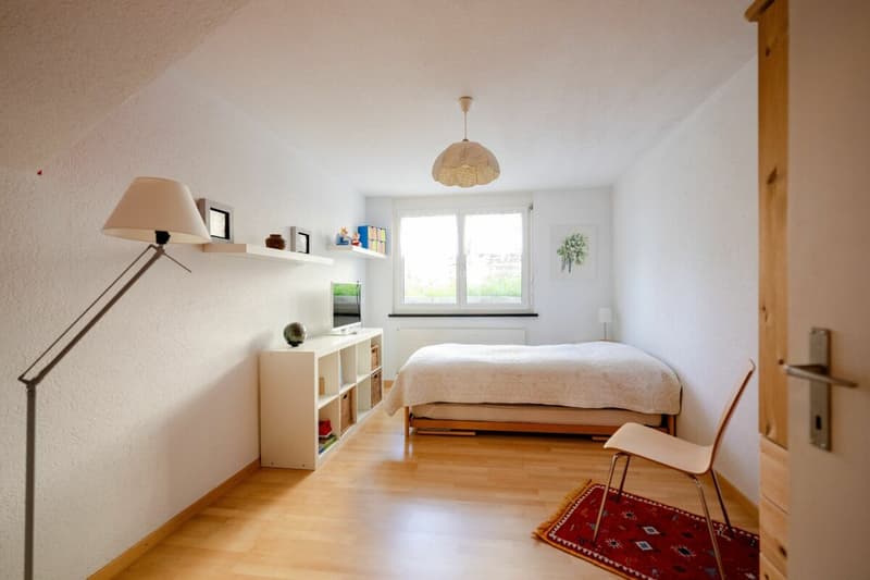 Freistehendes Einfamilienhaus mit Aussicht über Gränichen (5)