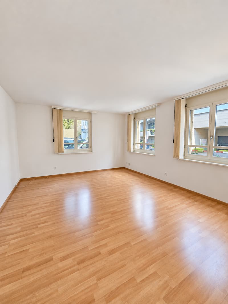 Blick in die ruhige Strasse