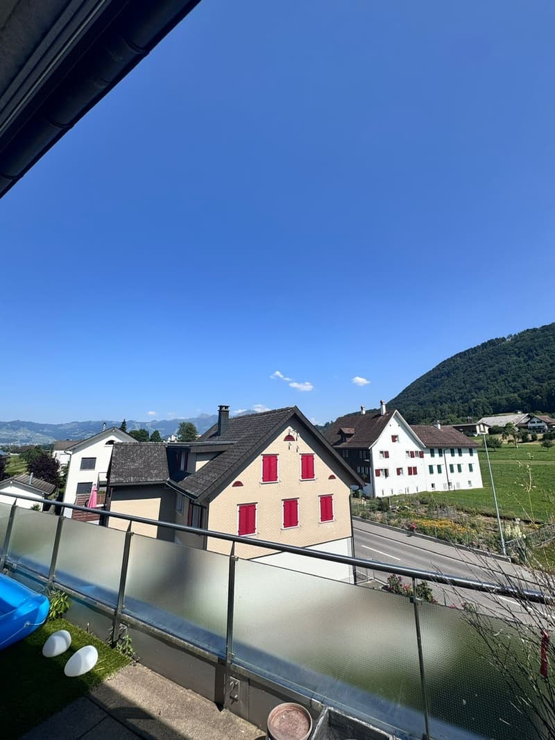 Sunny 2.5 room apartment with balcony (10)