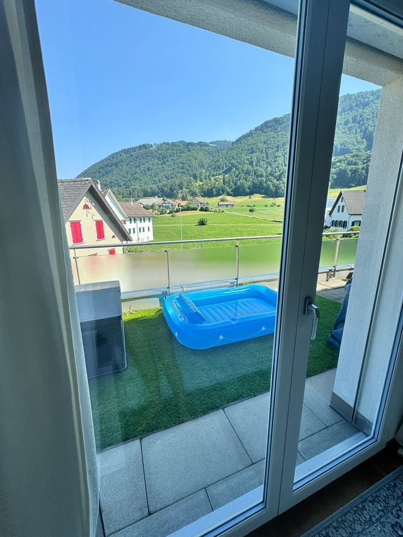 Sunny 2.5 room apartment with balcony (9)