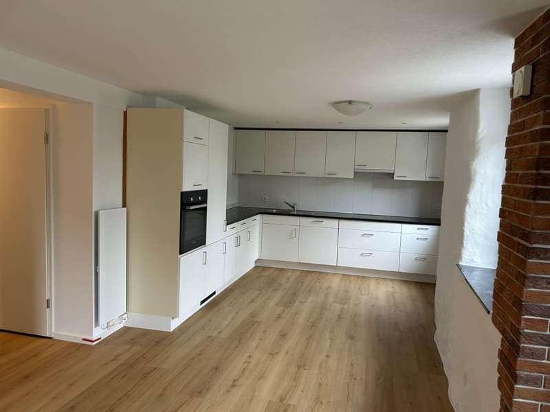 Charmante 4.5-Zimmer-Duplexwohnung an zentraler Lage in Schwyz (7)