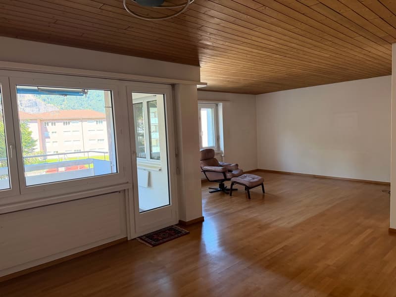 Affascinante appartamento di 5 locali con balcone e vista panoramica ad Altdorf (8)
