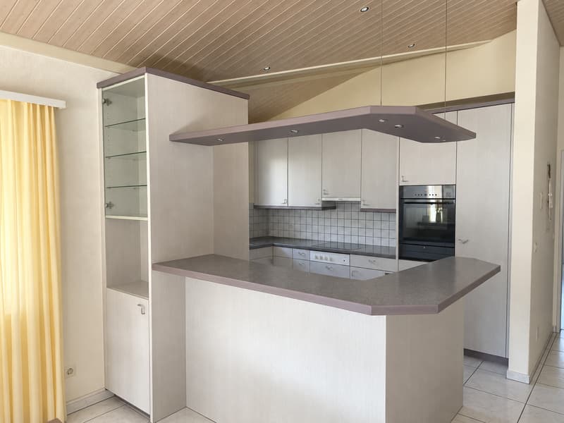 Charmante 5.5-Zimmer-Dachwohnung mit Bergpanorama in Schattdorf (9)