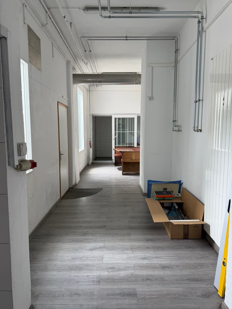 Commercial center Wöschnau: Storage room for rent (11)