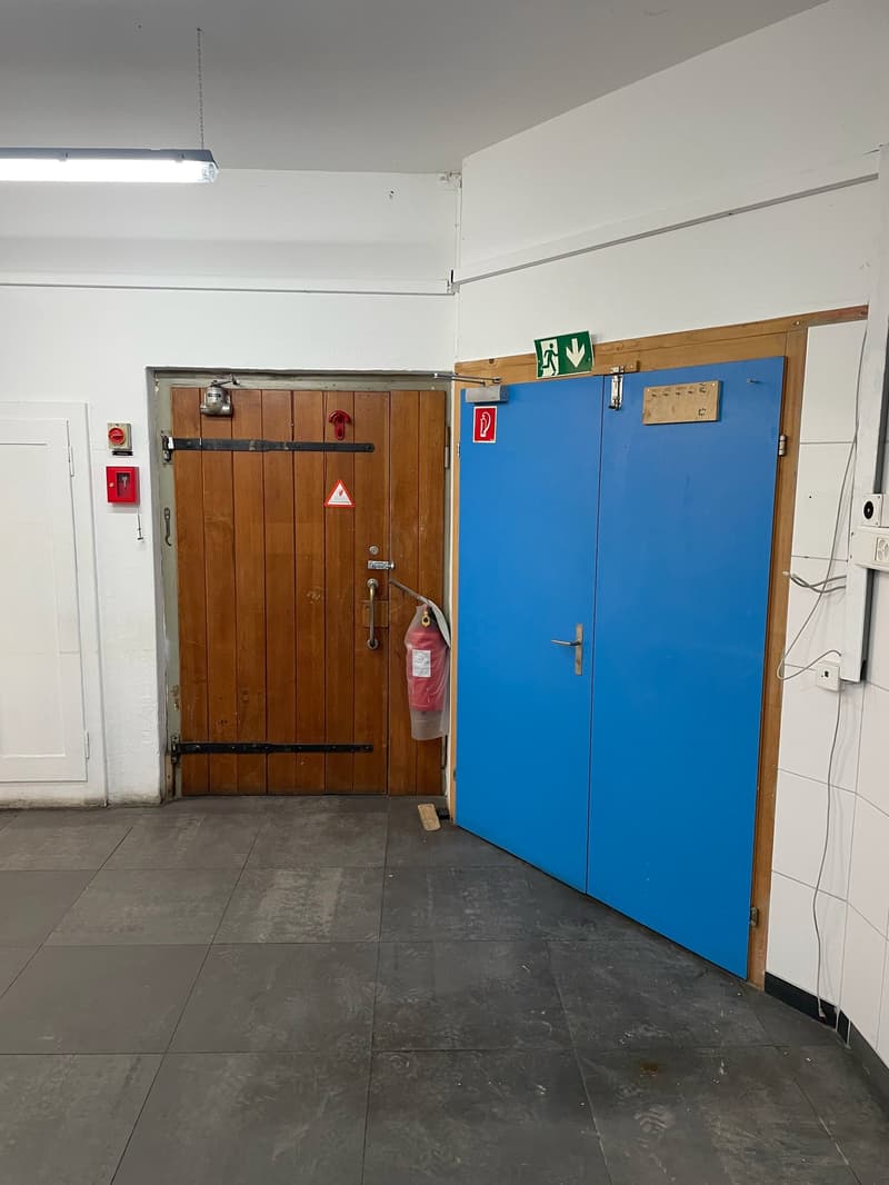 Commercial center Wöschnau: Storage room for rent (7)