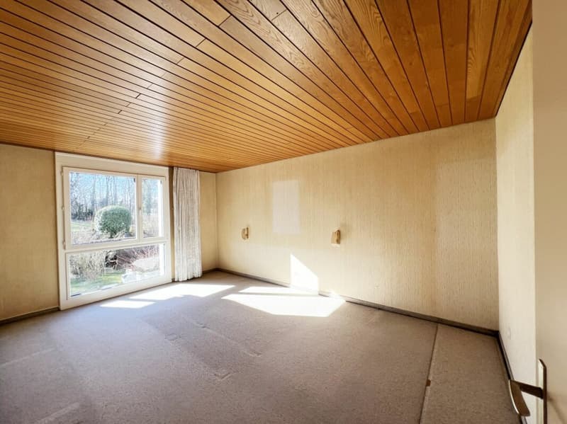 Ampio appartamento in proprietà in una posizione molto richiesta con vista sul verde (5)