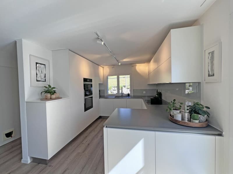 Living with Heart: Stylish Corner House in a Quiet Family Location (2)