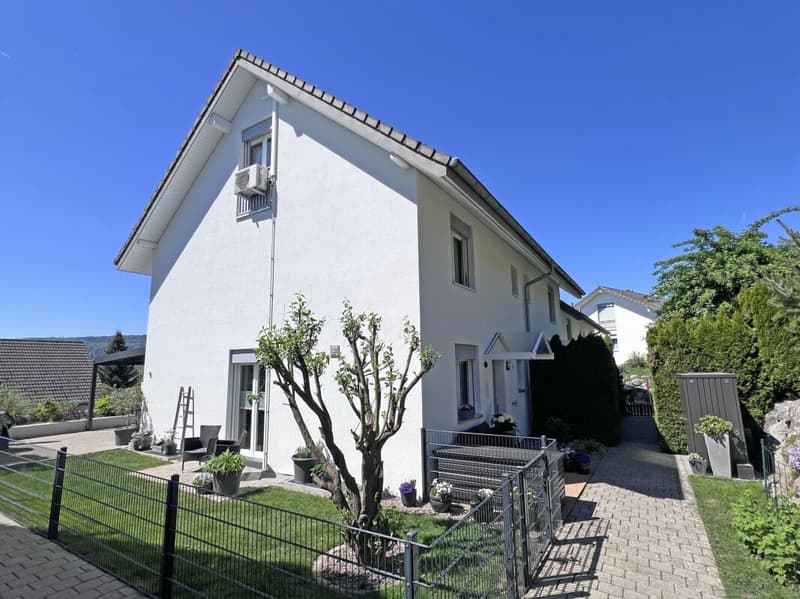 Living with Heart: Stylish Corner House in a Quiet Family Location (5)