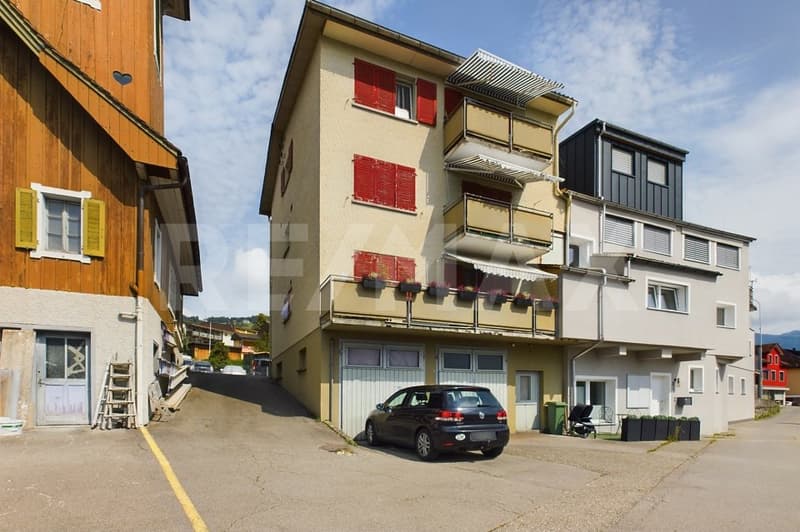 Apartment building with 3 apartments - Your investment in an attractive future (1)