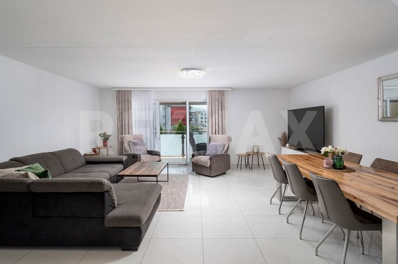 Appartamento 4.5 locali con balcone soleggiato e arredamento di alta qualità a Buttikon SZ in vendita! (5)
