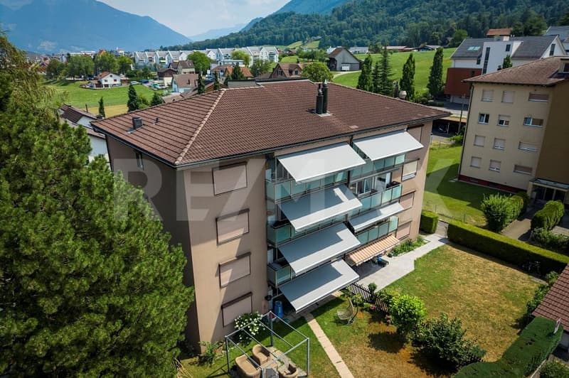 Appartamento 4.5 locali con balcone soleggiato e arredamento di alta qualità a Buttikon SZ in vendita! (7)