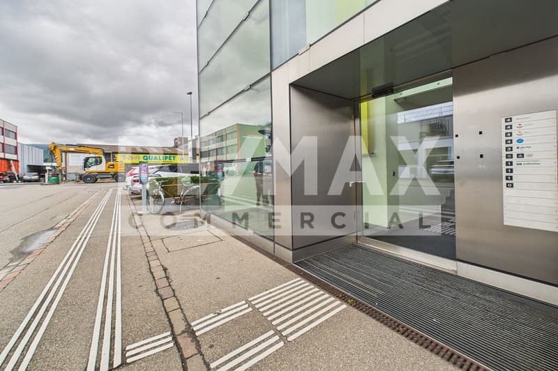 Espace commercial attractif avec de nombreuses utilisations ! Bureau, stockage, production etc.! (2)