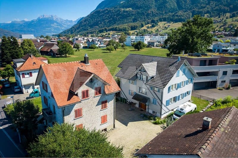Zwei Mehrfamilienhäuser mit je drei Wohnungen in Reichenburg SZ zu kaufen! (1)