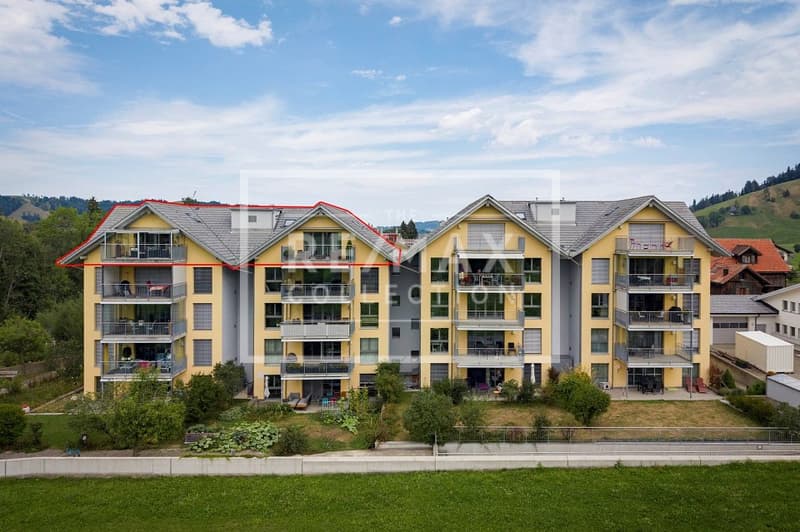 Edle 5.5-Zimmer-Dachwohnung mit 3 Balkonen und atemberaubendem Mythenblick in Einsiedeln zu kaufen! (8)