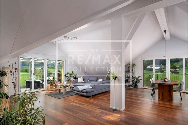 Edle 5.5-Zimmer-Dachwohnung mit 3 Balkonen und atemberaubendem Mythenblick in Einsiedeln zu kaufen! (4)