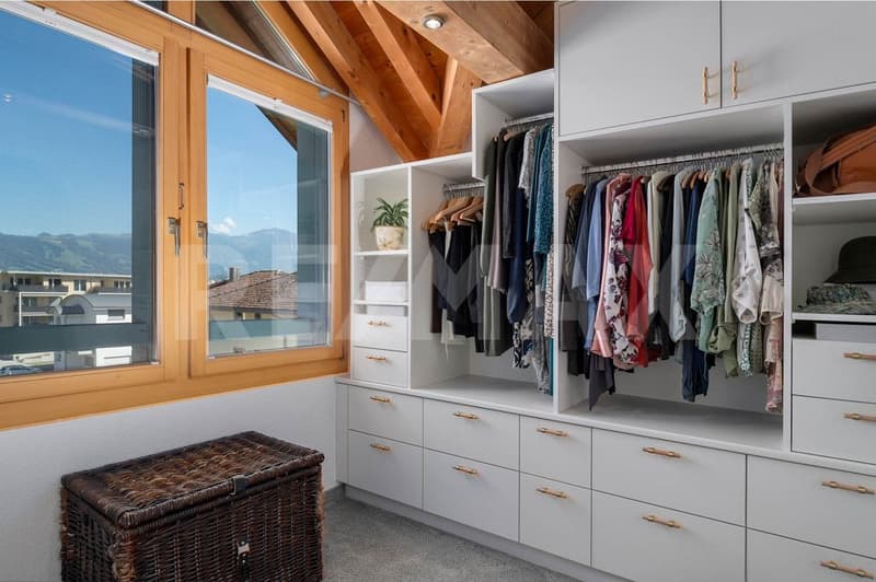 Besonderes Wohngefühl mitten in Tuggen! Grosse 3.5-Zimmer-Dachwohnung mit Galerie zu kaufen (11)