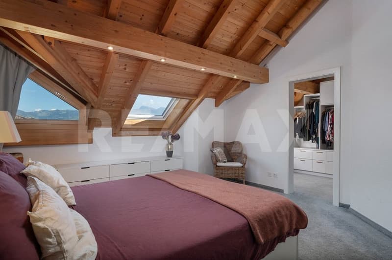 Besonderes Wohngefühl mitten in Tuggen! Grosse 3.5-Zimmer-Dachwohnung mit Galerie zu kaufen (10)